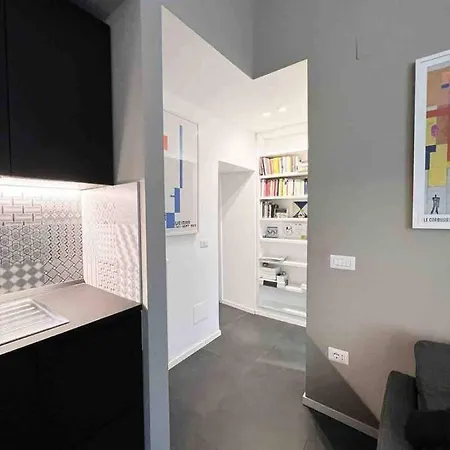 Pizzofalcone27 * ナポリ